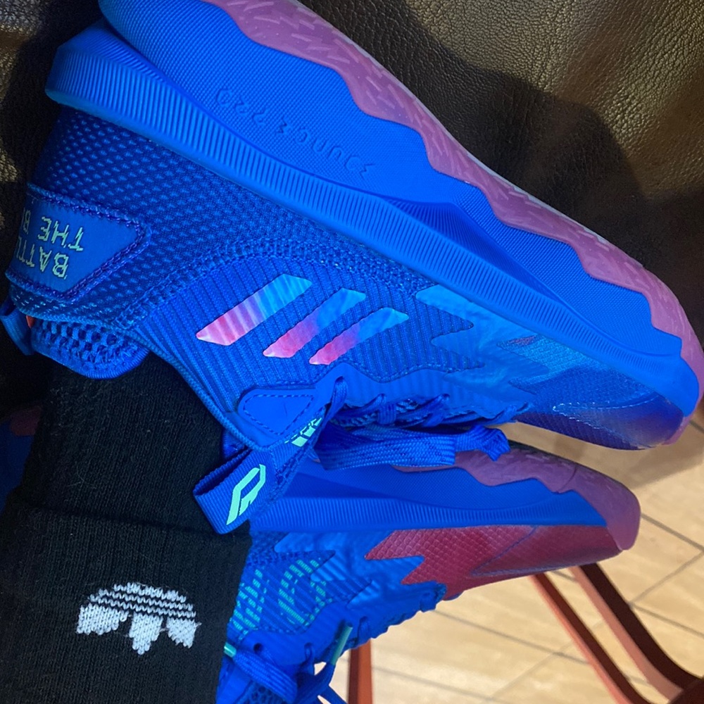 Adidas Dame 8
